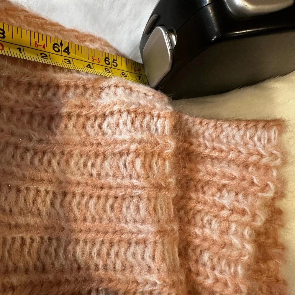 UGG Soft Knit blanket in Light Pink-start with darker pink and it get lighter